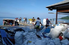 Sapu Bersih Sampah,...