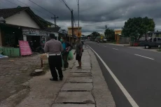 Gadis Remaja di Bantul...