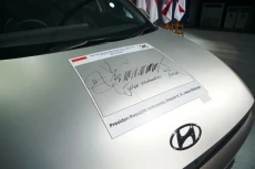 Jokowi Resmikan Pabrik...