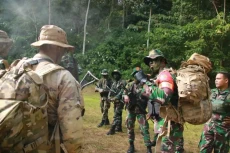 Kostrad Yonif Para Raider...