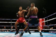 Kalahkan Anthony Joshua,...