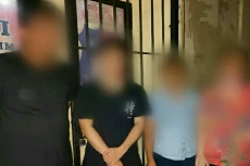 Palsukan Dokumen, 4...