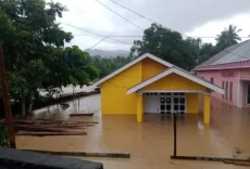 Banjir Bandang Terjang...