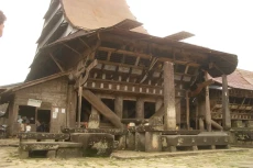 Daftar Rumah Adat di...