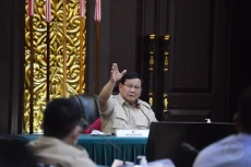 Tingkatkan Industri...