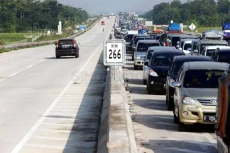 DPR Minta Petugas Tindak...