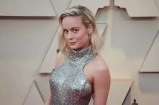 Brie Larson Resmi Gabung...