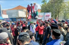 Ratusan Mahasiswa Pangkep...