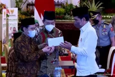 Jokowi Imbau Pejabat...