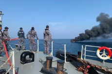 Penampakan KRI Teuku...