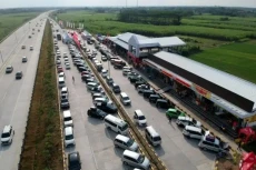 Jadi Titik Kemacetan,...