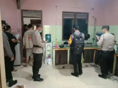 Ditinggal Takziah, Rumah...