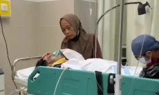 Korban Minimarket Ambruk...