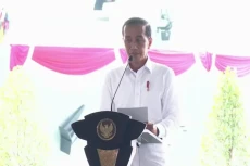 Jokowi Luncurkan Holding...