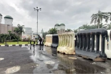 Ngeri! Water Barrier...