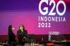 Mobil Listrik G20, Komitmen...