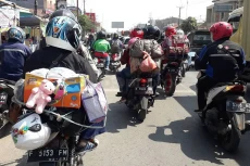 Pemudik Bermotor Mulai...