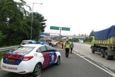 Urai Kepadatan Kendaraan,...