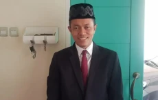 Berlebaran Tidak dengan...