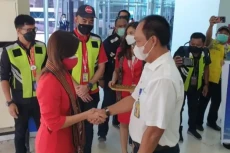 AirAsia Resmi Layani...