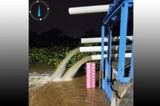 Waspada, Pintu Air Kali...