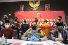 Polisi Tangkap Pasutri...