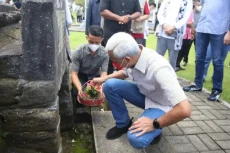 Adnan Dampingi Ganjar...