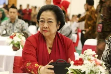 Megawati Akan Terima...