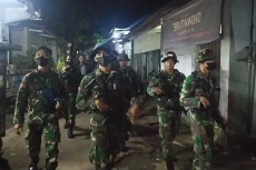 Dini Hari Pasukan TNI...