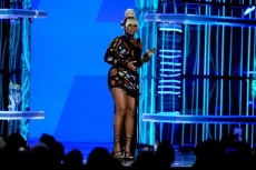 Mary J Blige Raih Icon...