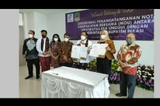 Universitas Esa Unggul...