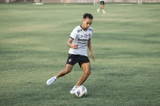 Gabung Bali United,...