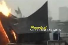 Diduga Tersambar Petir,...