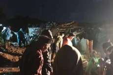 Hujan Deras, Satu Keluarga...