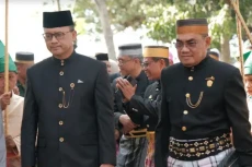 Kerajaan Sanrobone Anugrahkan...