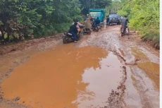 32 KM Jalan Tulung Selapan...