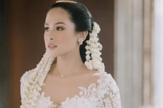 Maudy Ayunda Cantik...