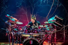 Drummer Terlama Ini...
