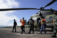TNI AU Kerahkan Helikopter...