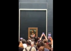 Lukisan Mona Lisa Diserang!...