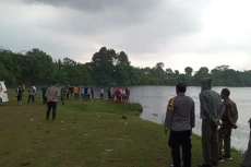 Mayat Terbungkus Karung...