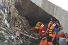 Pemkab Bekasi Lakukan...