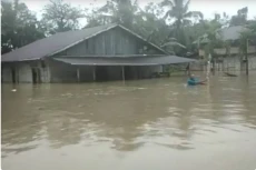 Sungai Meluap setelah...