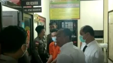 Rayuan Maut Guru Honorer...
