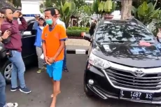 Gagal Rampok Taksi Online,...