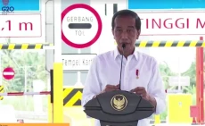 Proyek Jalan Tol Mangkrak...