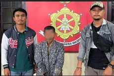 Cekcok dengan Kakak,...