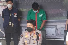 Polisi Ungkap 214 Kg...
