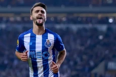 Porto Resmi Lepas Fabio...