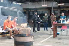 Polres Jaksel Musnahkan...